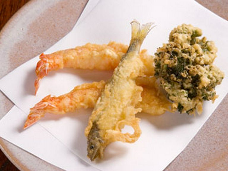 胡麻油で揚げた江戸前の味