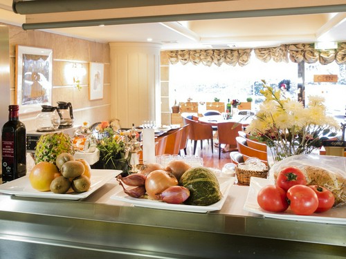 コース料理充実。貸切パーティも可能です