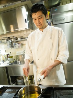 大人のお客様がくつろげる雰囲気、料理を提供しています