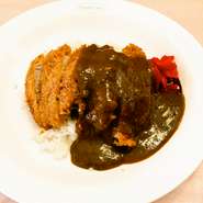 極旨カレー&ヒレカツのコラボ  一味違います！