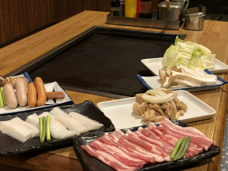 鉄板焼きの種類も豊富にご用意しております。