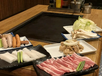 鉄板焼きの種類も豊富にご用意しております。