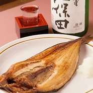 10名様以上の団体様限定でお一人2000円コースご用意しております。
プラス2000円で120分飲み放題も付けることができます。