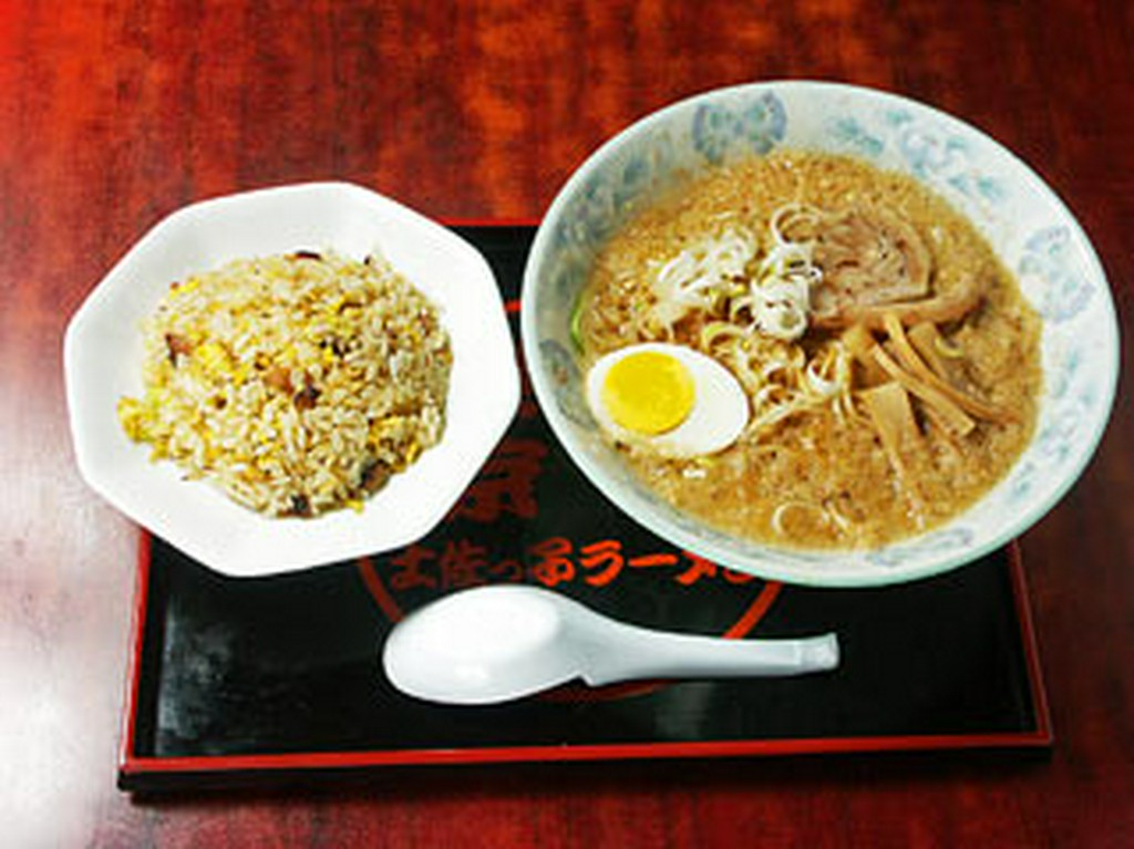 半チャーハンと土佐っ子ラーメン