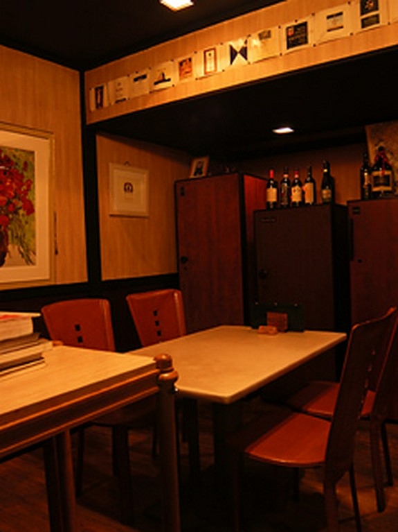 厳選イタリアワイン約400種がベストな状態であなたを待ってます