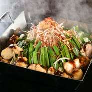 もつ焼き鉄板はコースにて楽しめます