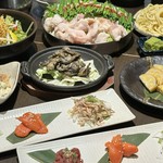選べる特製もつ鍋&黄金屋自慢の九州料理の逸品をお楽しみいただけます。30種類以上の飲み放題付！
