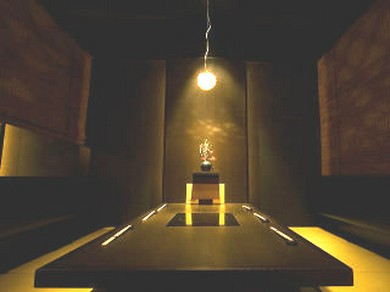 ６名様半個室多数。１２名様個室あり。ご宴会やご家族のお食事に