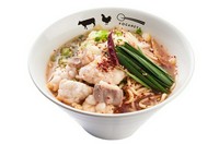 カップもつ鍋にもちもちの太麺ちゃんぽんが入ったカップもつ鍋です。特製スープをしっかりと吸い込んだちゃんぽん麺は格別です!
※大盛り+170円
※ちゃんぽん麺大盛り+150円
※ライスセット+200円