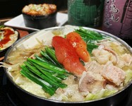 定番もつ鍋・季節限定の創作もつ鍋が選べる＆【黄金屋】自慢の逸品を満喫！　７０種類以上の飲み放題付！