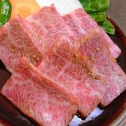 極上の焼肉や大人向けの本格的な激辛メニュー以外にも
お子様向けに辛くないメニューも取り揃えています。
大切な家族団欒のひと時を当店でゆっくりお過ごしください。