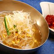 辛味別添え
冷麺　968円
冷麺（小）　748円
