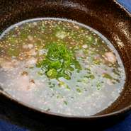 さっぱり塩味
牛テールを煮込んだスープ