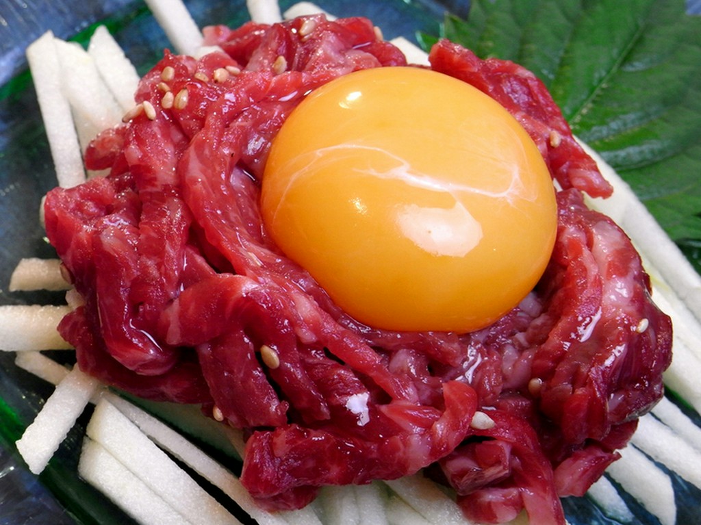 国産さくらユッケ