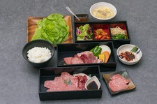 富士宮産豚肩ロースや和牛A5カルビ、和牛スジカルビなど極上のお肉をご提供させていただきます。