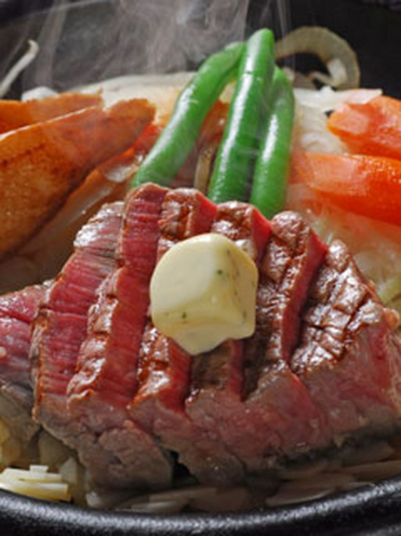 お箸で切れるやわらかさ！