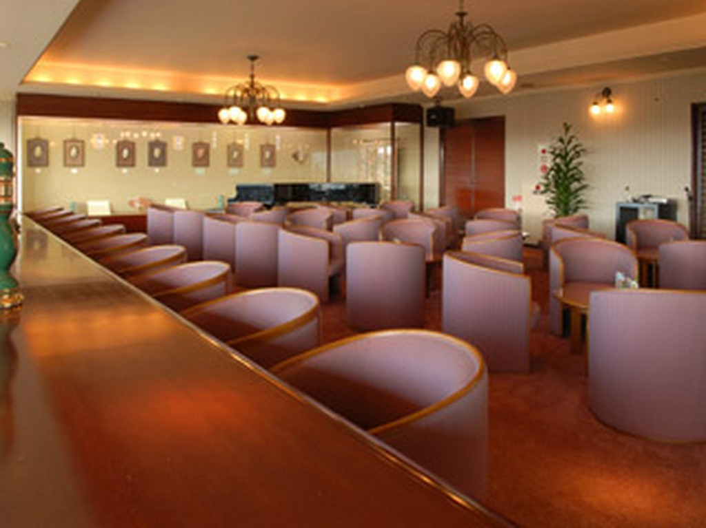 ２階 ティーサロン 羽衣（はごろも）