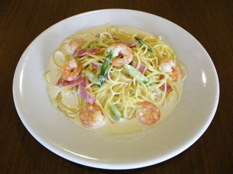 アスパラ・エビ・ベーコンのクリームソース