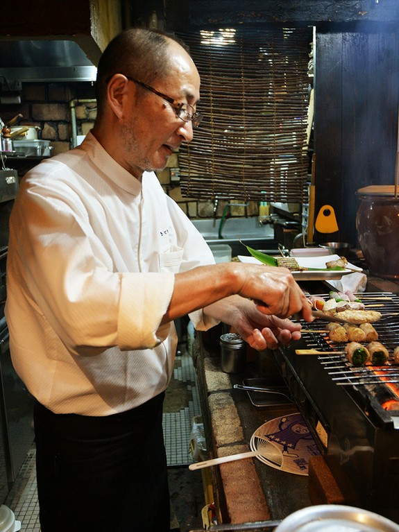 店長のやさしい笑顔でお出迎え。お一人様も気軽に楽しめます