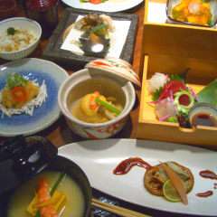 旬の食材の美味しさを、心ゆくまでお楽しみください。前日までにご予約くださいませ。
