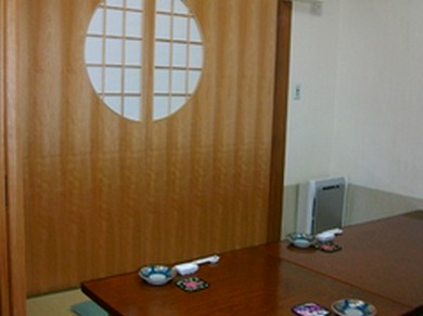 落ち着ける畳敷きの部屋、接待などにもご利用ください