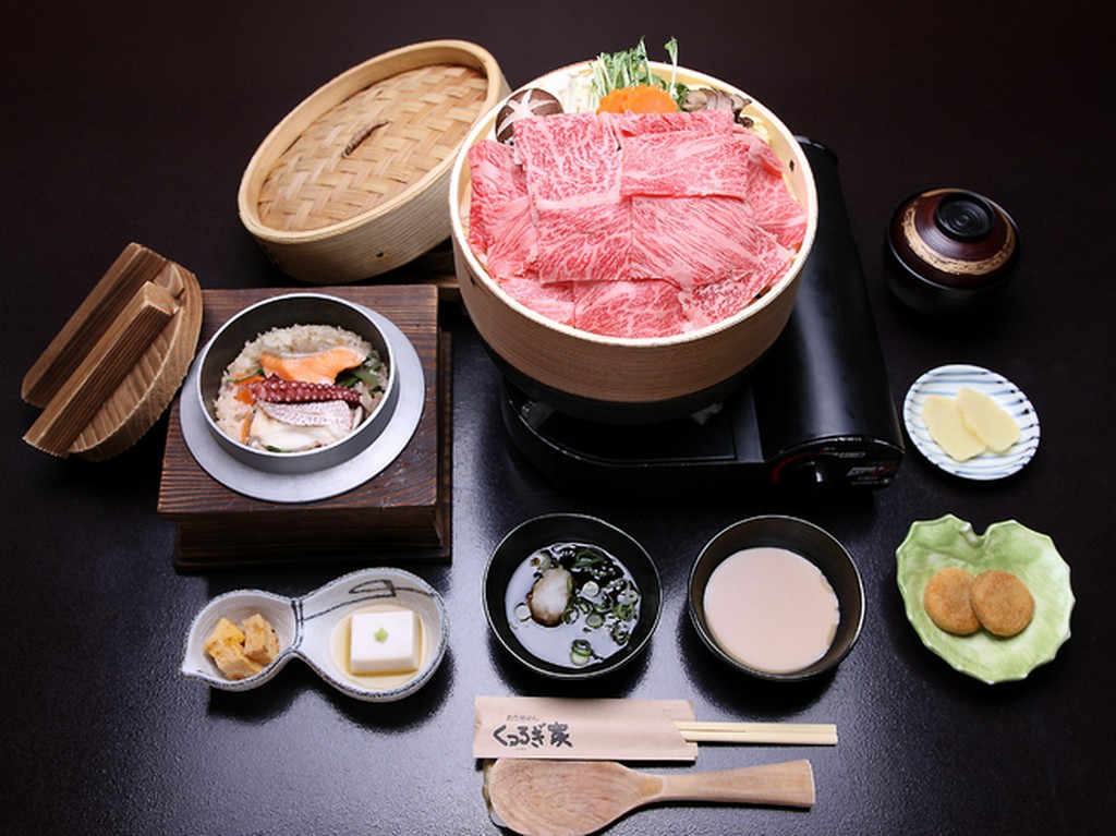 大人気ヘルシーメニュー！　『湯けむり蒸し』（ミニくつろぎ釜）