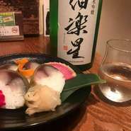 全国各地の日本酒が200種類以上そろって1杯495円から。メニューに載っていない「隠し酒」も充実しているので、何度来店しても新しいお酒との出会いがあります。お好みや料理との組み合わせを考えてご提案します。