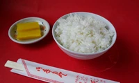 他店では普通盛りくらい？の量です。