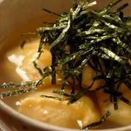 ラピュタでしか食べられない名物の一品です。とろとろのお豆腐とお出汁が絶品です。