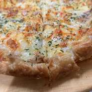 サクサクのパイ生地のラピュタ特性pizzaです。お料理メニューの中で、人気NO.1です！
お時間がかかります。