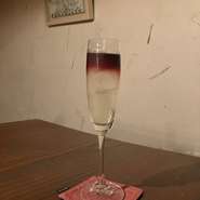 ラピュタでしか飲めないカクテルです！オリジナルです。
もちろん、ノンアルコールカクテルもご用意しております。
女性のお客様に好評です❗️



