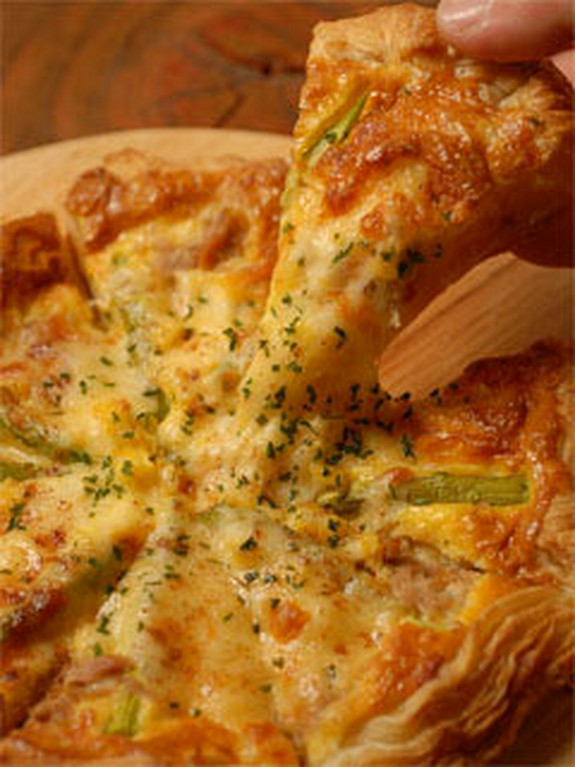 パイ生地使用のピザ