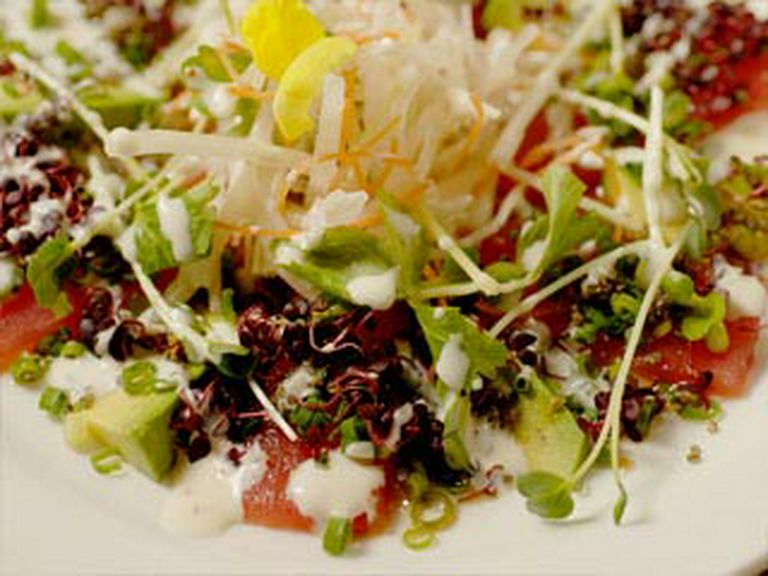 新鮮まぐろのカルパッチョ