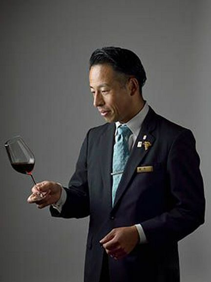 イル・テアトロ　ソムリエ 露木 崇浩 氏