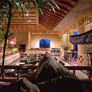 ご両家の末永く大切なご縁のお祝いとして特別なご結納プランをご用意いたしました。
お祝いの心を込めた日本料理をテーブル個室でご用意。平日（昼）限定結納プランもご用意しております。ぜひご利用ください。