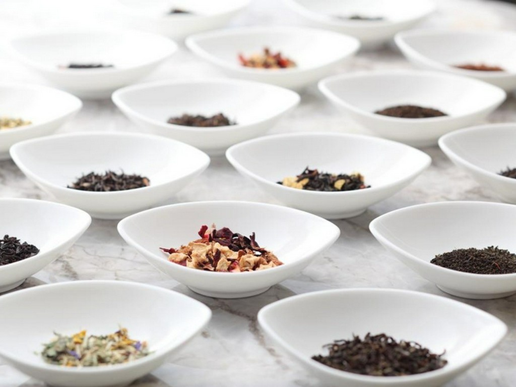 厳選された紅茶は約20種類より選べる