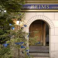 周囲を気にせずにご利用頂ける完全個室のお部屋は2部屋。早めに予約が埋まってしまいますので、ご利用をご希望の場合はお空き状況のご確認をお願い致します。