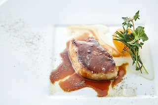 高級食材を惜しみなく贅沢にシェフのスペシャリテが目白押し