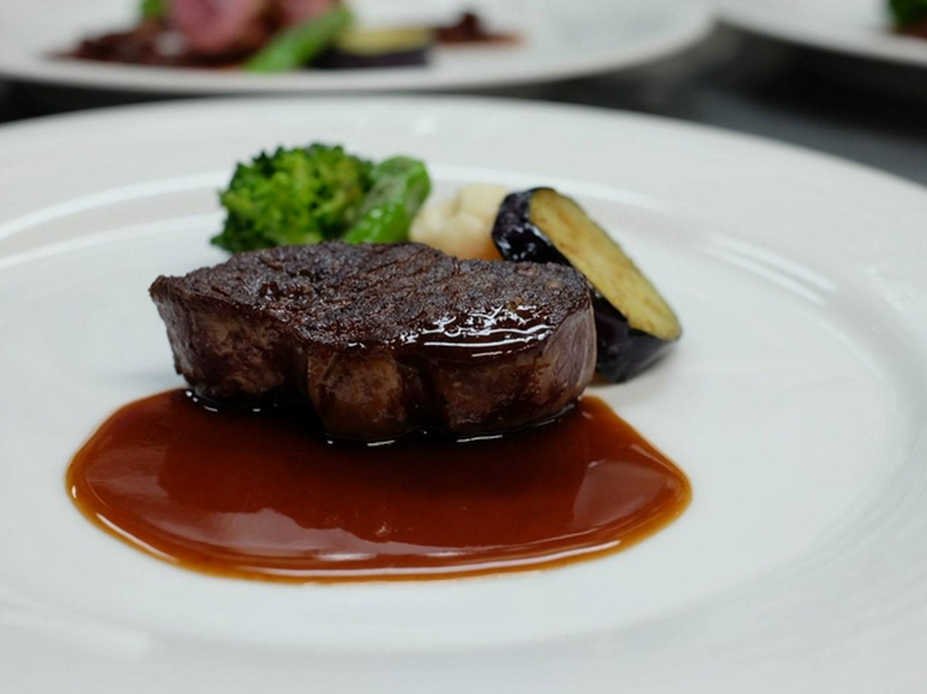 肩肘張らない、本格フランス料理のお店