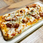Chorizo and mushroom tomato pizza