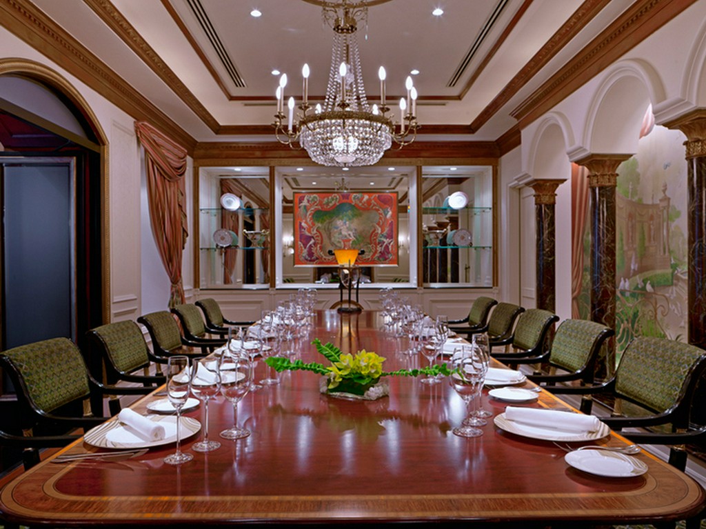 個室「ロココ」の優美なインテリア