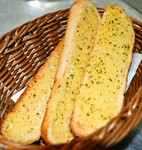 ドイツ産のマルチグレインロールなど、店内で焼き上げております。
※写真はイメージです。仕入れ状況により商品が変わる場合がございます。