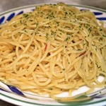 青森県産ニンニクと当店自慢のアイスバインスープで仕上げました!! 少しだけドイツ風でございます。