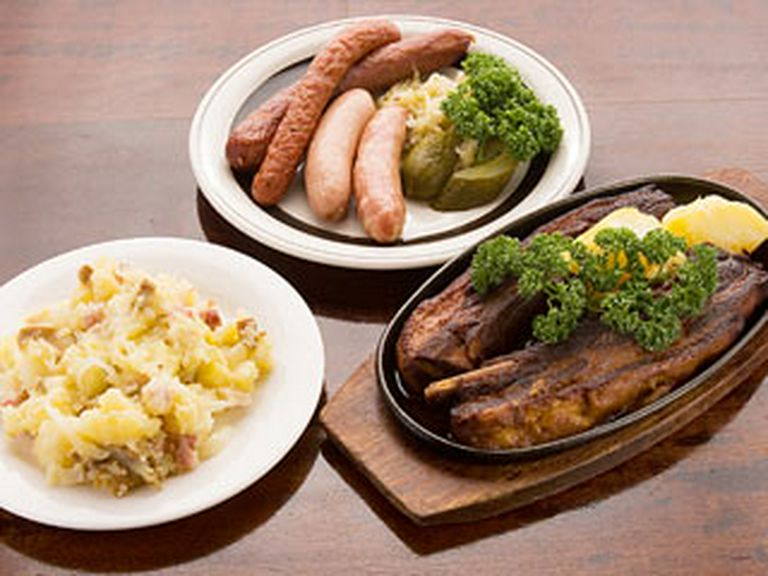 ボリュームたっぷりのドイツ本格家庭料理