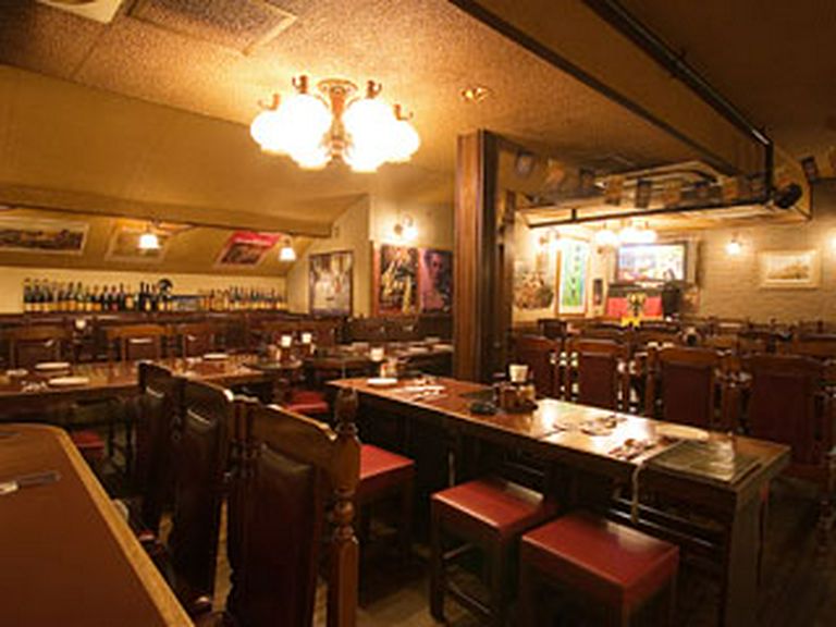 120名入れる広々とした店内