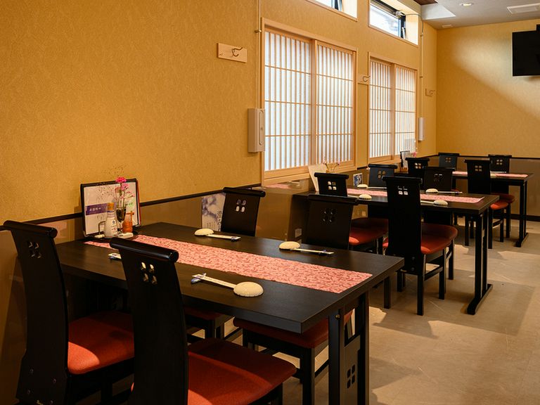 法事や各種会食にふさわしい、広々とした大広間