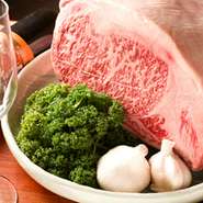 目の前で料理される食材の数々を是非ご堪能ください。