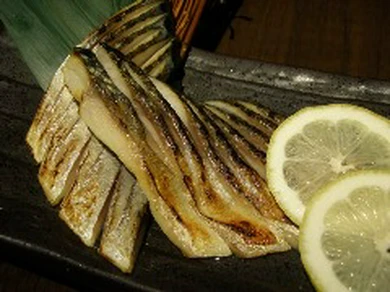 脂ののったサバを酢〆してあぶった『自家製炙り〆サバ』