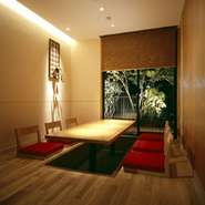 離れの完全個室や２階のパーティールームなど、洗練された空間でお食事をお愉しみ頂けます。接待、会食、そしてハレの日のご利用にもおすすめです。