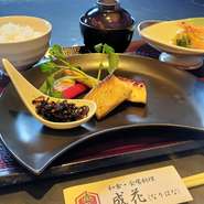 赤城山酒粕を使った当店オリジナル味噌粕漬けの御膳です。